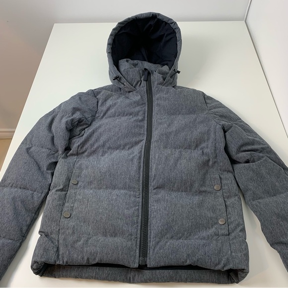 Vuori Puffer Jacket Coat Women’s Gray Sz XS Pockets Hooded Active Outdoors - Picture 3 of 16